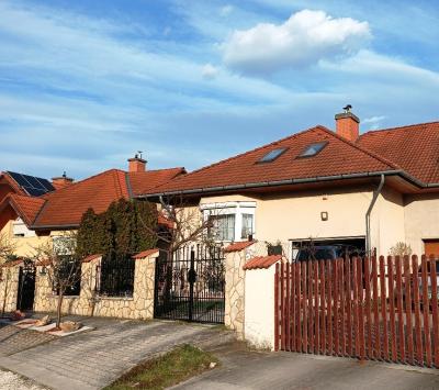 REMEK SORHÁZI LAKÓINGATLAN ELADÓ DUNAKANYAR FŐVÁROSÁBAN VÁCON.0