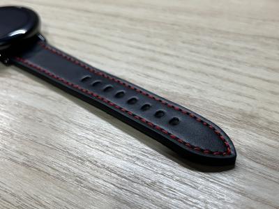 Bőr óraszíj piros cérnával 20mm-es méretben0