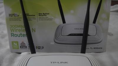 TP-Link TL-WR841N 300Mbps vezetéknélküli fix antennás N Router0