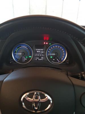 Szeretném adományozni a 2015. évi Toyota Auris 2015 Touring Sports 180