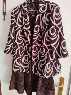 Elegáns, vékony blézer szoknyával0