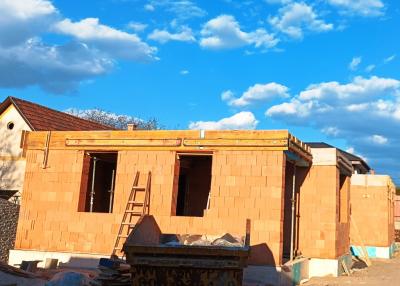 Új építésű, modern családi házak, otthonok Göd központjában.0